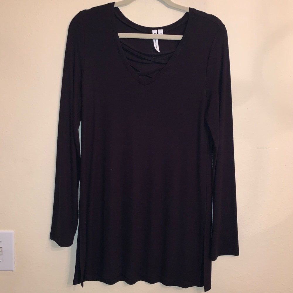 Black V-Neck Long Sleeve Top